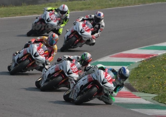 Yamaha R6 Cup 2012: al via il secondo atto Yamaha R6 Cup 2012: al via il secondo atto