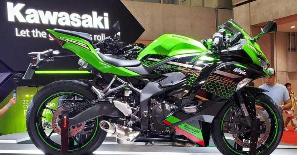 Kawasaki ZX-25R 2020, sportiva 4 cilindri di 250 cc 