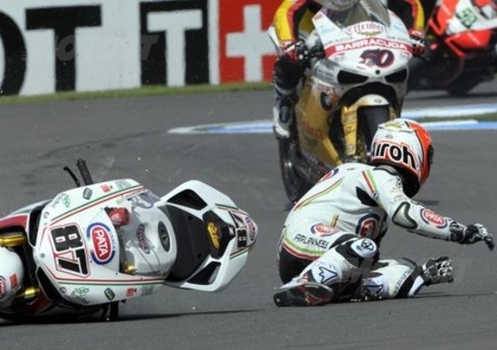 Superbike. Smrz conquista la prima qualifica a Donington Superbike. Smrz conquista la prima qualifica a Donington
