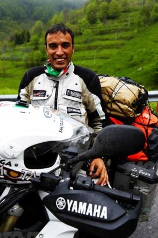 Davide Biga e la sua Yamaha Super Ténéré al rientro dal Giro del Mondo Davide Biga e la sua Yamaha Super Ténéré al rientro dal Giro del Mondo
