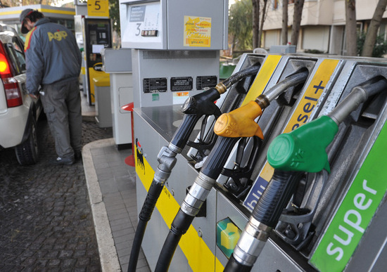 Carburante autostrada, i distributori annunciano la chiusura dal 25 marzo Carburante autostrada, i distributori annunciano la chiusura dal 25 marzo