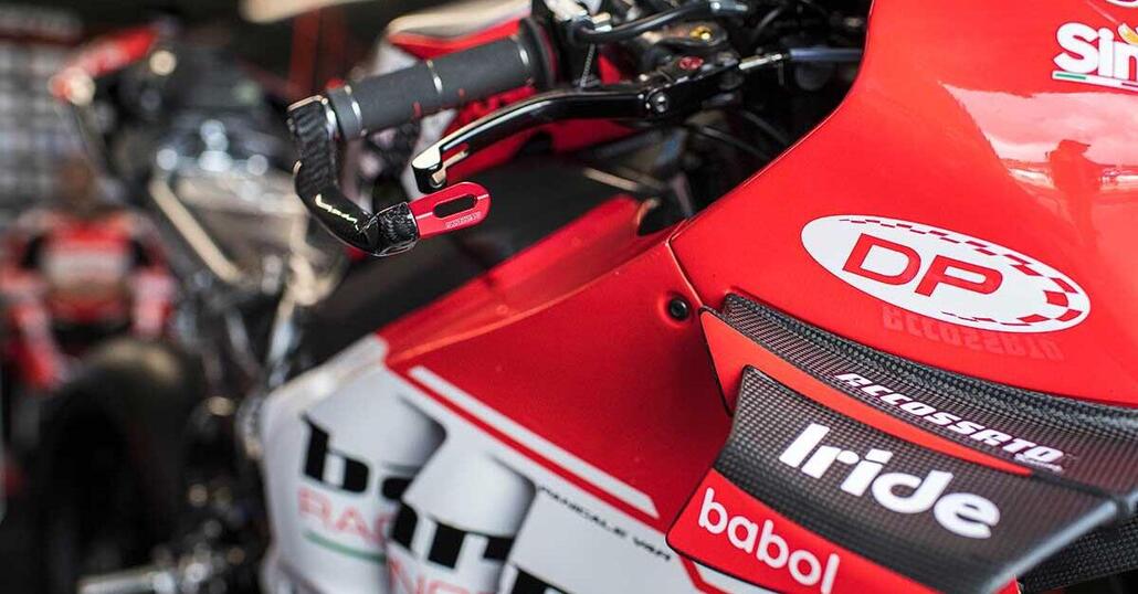 Il Barni Racing Team apre l'officina a chi lavora in prima linea