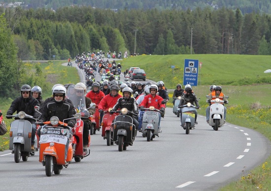 Vespa Club d'Italia: donati 10.000 euro Vespa Club d'Italia: donati 10.000 euro