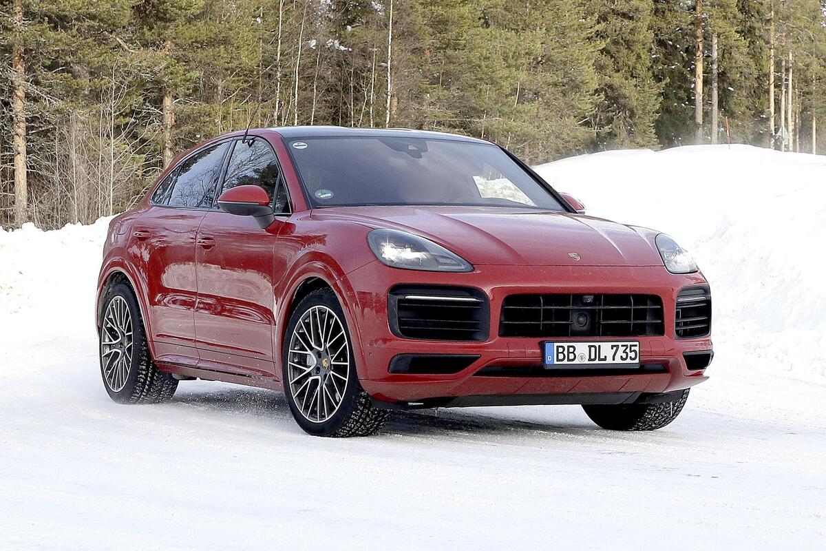 Porsche Cayenne Coupé GTS avvistato sulla neve [Foto spia] News