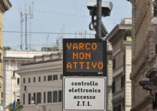 Roma: ZTL aperte e nuove piste ciclabili Roma: ZTL aperte e nuove piste ciclabili