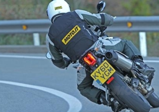 Airbag per motociclisti. Entro fine anno la nuova normativa UE Airbag per motociclisti. Entro fine anno la nuova normativa UE