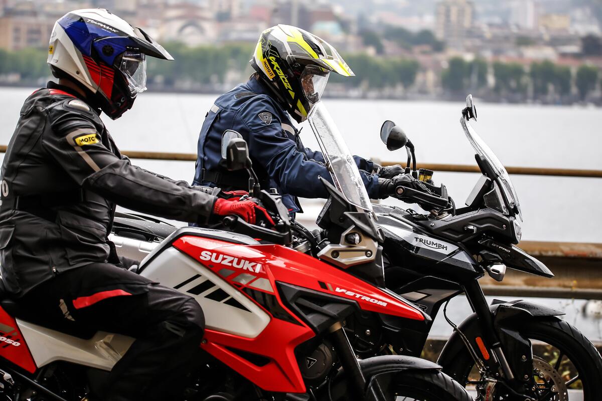 Suzuki V-Strom 1050XT vs Triumph Tiger 900 GT Pro: sfida 2020 tra maxi col  19\