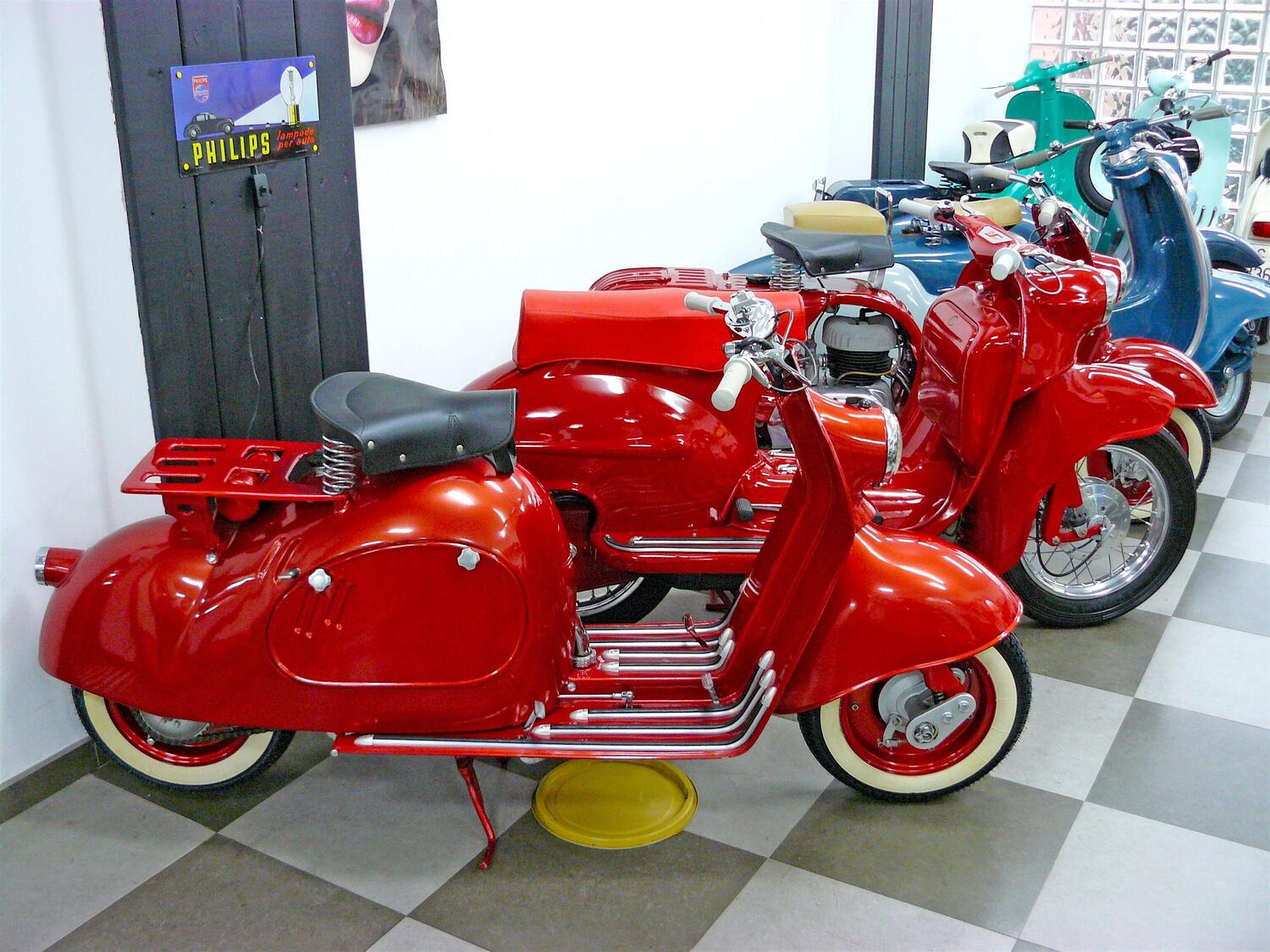 Gli scooter dimenticati. Italiani e non