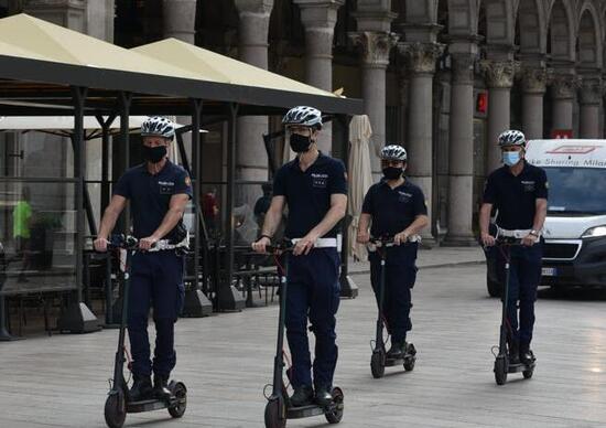 Milano. Polizia Locale, al via le pattuglie in monopattino elettrico Milano. Polizia Locale, al via le pattuglie in monopattino elettrico
