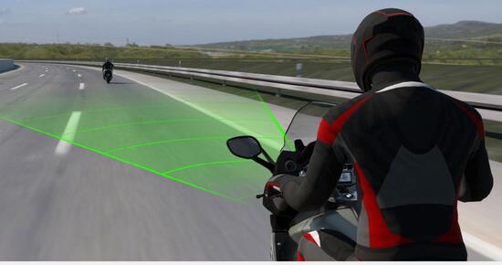 BMW presenta il suo Cruise Control Adattivo per le moto BMW presenta il suo Cruise Control Adattivo per le moto