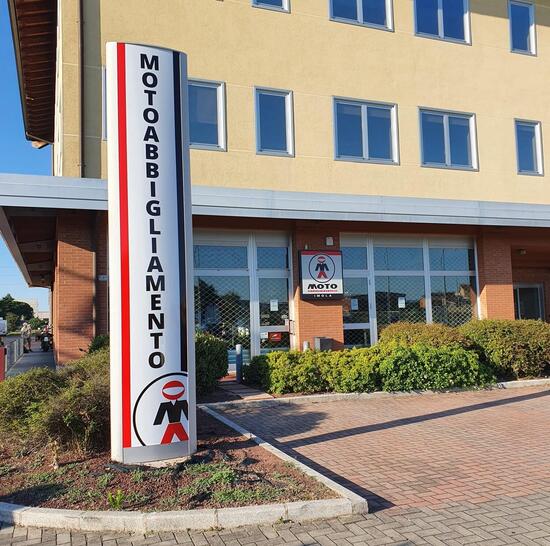 Motoabbigliamento.it apre a Imola Motoabbigliamento.it apre a Imola