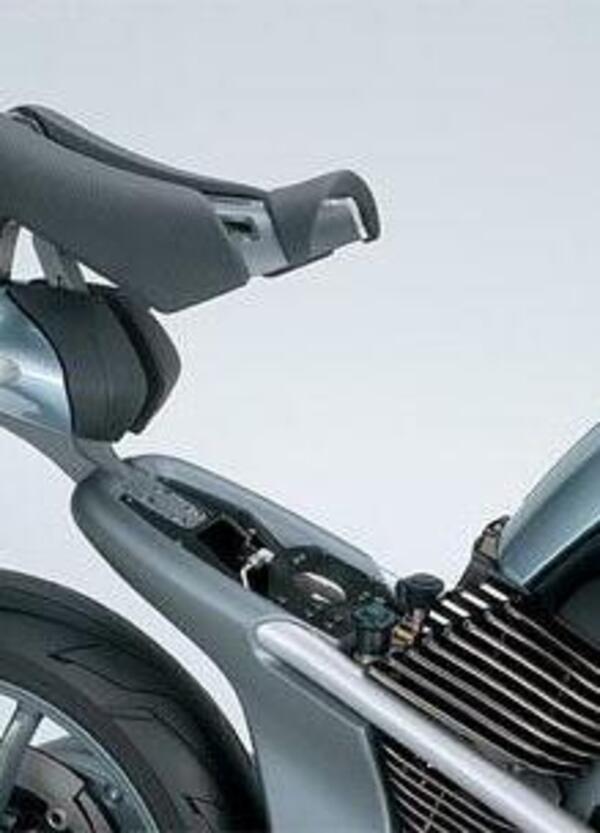 Suzuki brevetta una moto ibrida modulare