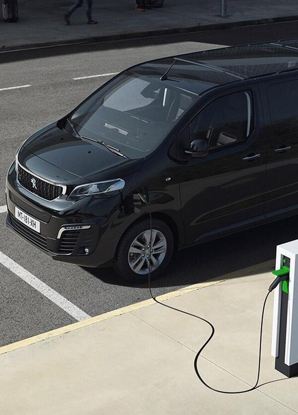Peugeot e-Traveller: il monovolume diventa elettrico