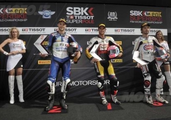 SBK Silverstone. Smrz si aggiudica la Superpole bagnata di Silverstone SBK Silverstone. Smrz si aggiudica la Superpole bagnata di Silverstone