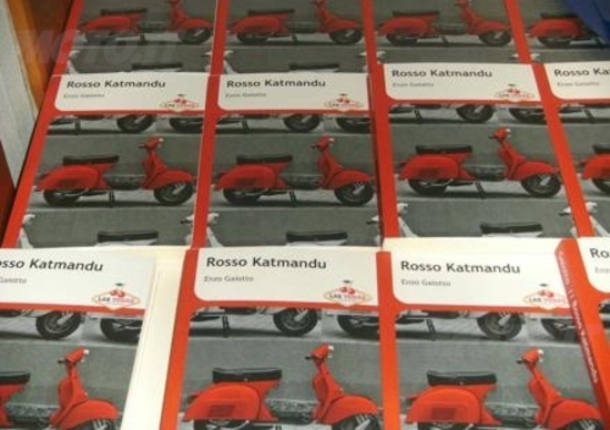 Rosso Katmandu, una Vespa per amica Rosso Katmandu, una Vespa per amica