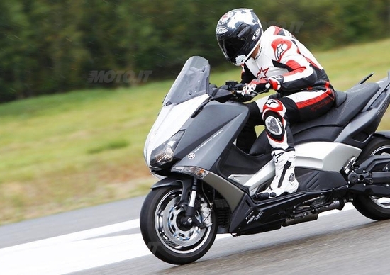 Yamaha T-MAX Hyper Modified by Ludovic Lazareth Yamaha T-MAX Hyper Modified by Ludovic Lazareth