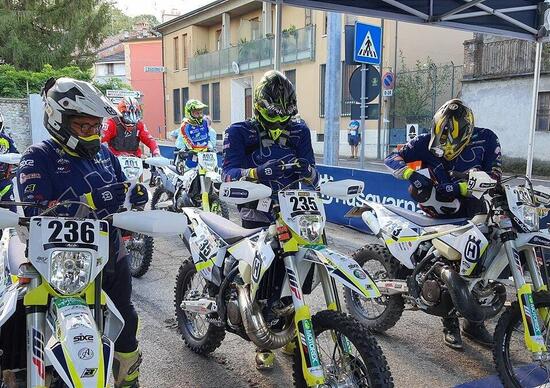 Trofeo Enduro Husqvarna: 150 piloti al via della 2ª tappa. Dodi, Gioia e Rovero ancora protagonisti Trofeo Enduro Husqvarna: 150 piloti al via della 2ª tappa. Dodi, Gioia e Rovero ancora protagonisti