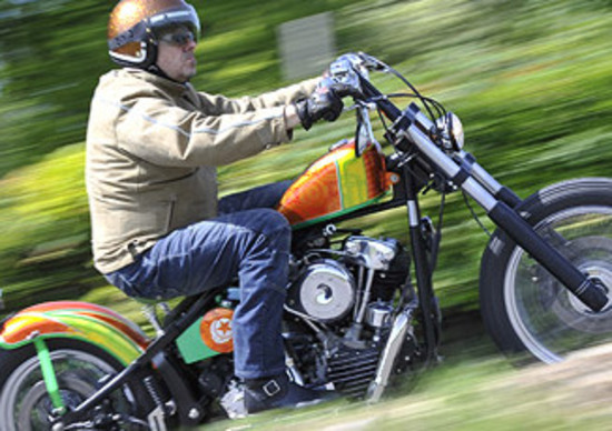 Headbanger cerca Real biker per il catalogo 2013 Headbanger cerca Real biker per il catalogo 2013