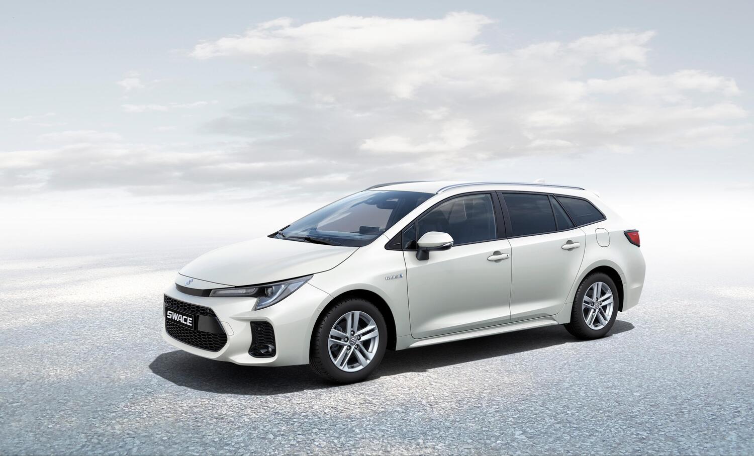 Suzuki Swace, una wagon familiare ibrida per l'Europa