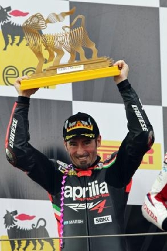 Max Biaggi e Aprilia campioni del mondo Superbike 2012! Max Biaggi e Aprilia campioni del mondo Superbike 2012!