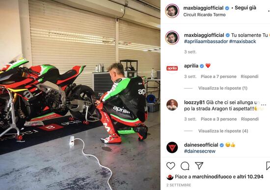 Il ritorno in pista di Max Biaggi a Barcellona... Ovviamente con la sua Aprilia X Il ritorno in pista di Max Biaggi a Barcellona... Ovviamente con la sua Aprilia X