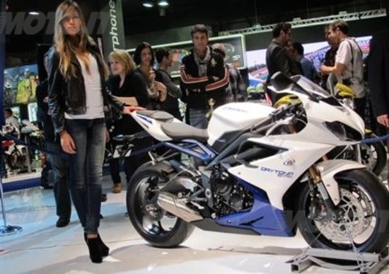 Nuove Triumph Daytona 675 e 675R a EICMA 2012 Nuove Triumph Daytona 675 e 675R a EICMA 2012