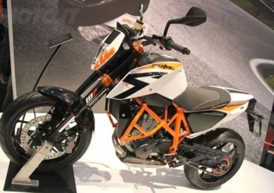 KTM 690 Duke R a EICMA 2012 KTM 690 Duke R a EICMA 2012