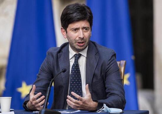 Speranza: No a spostamenti inutili. Salvini: Problema è trasporto pubblico Speranza: No a spostamenti inutili. Salvini: Problema è trasporto pubblico
