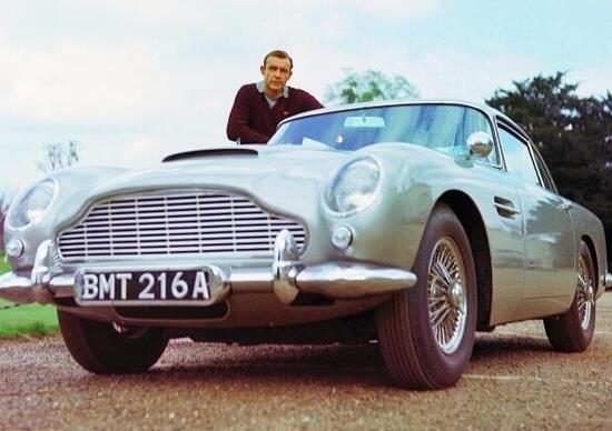 È morto Sean Connery, nella leggenda con 007 e quelle auto da sogno È morto Sean Connery, nella leggenda con 007 e quelle auto da sogno