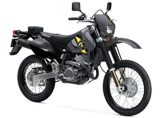 Suzuki DR-Z 400S 2021: per molti, ma non per tutti Suzuki DR-Z 400S 2021: per molti, ma non per tutti