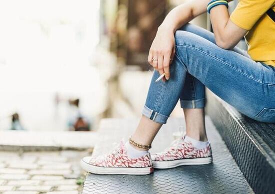 Fumare all'aperto? A Milano da gennaio non sarà più possibile Fumare all'aperto? A Milano da gennaio non sarà più possibile