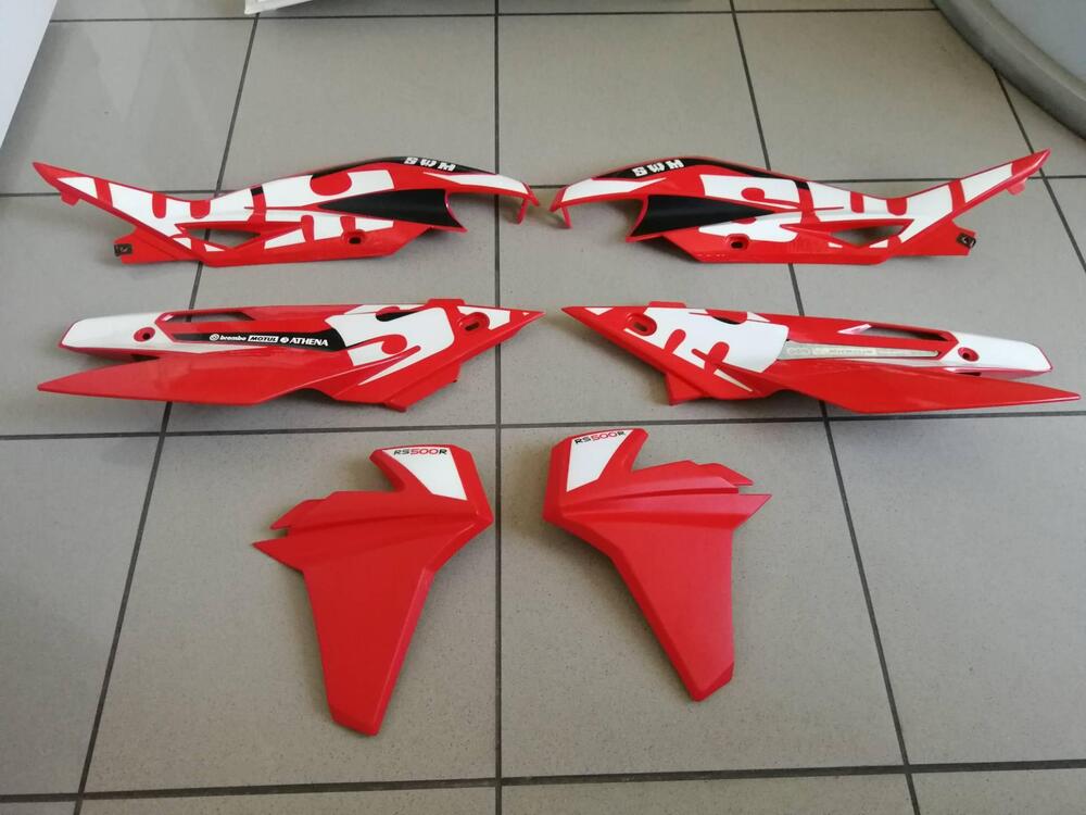 Vendo KIT PLASTICHE, PARAFANGO POST E SELLA SWM RS 500 R SWM a Cernusco ...