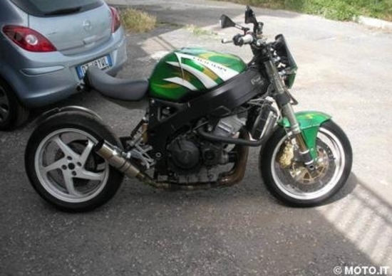 Le Strane di Moto.it: Honda CBR 900 RR Le Strane di Moto.it: Honda CBR 900 RR