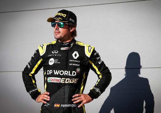 F1: Fernando Alonso imbucato di lusso al rookie test di Abu Dhabi F1: Fernando Alonso imbucato di lusso al rookie test di Abu Dhabi