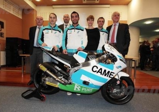 Petrucci e Pesek pronti al campionato MotoGP con il team Iodaracing Petrucci e Pesek pronti al campionato MotoGP con il team Iodaracing