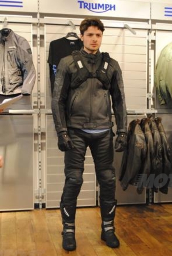 Triumph presenta la collezione abbigliamento e accessori SS13 Triumph presenta la collezione abbigliamento e accessori SS13