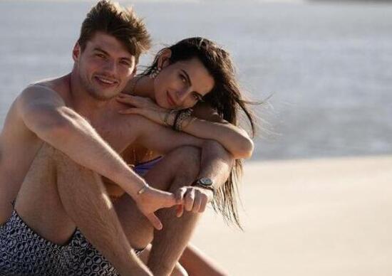Max Verstappen esce allo scoperto: fa coppia con Kelly Piquet (la ex di Kvyat) Max Verstappen esce allo scoperto: fa coppia con Kelly Piquet (la ex di Kvyat)