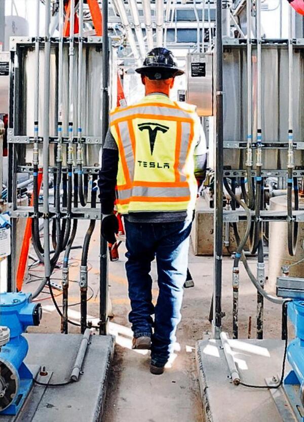 Tesla: primo sì per costruire batterie a Berlino