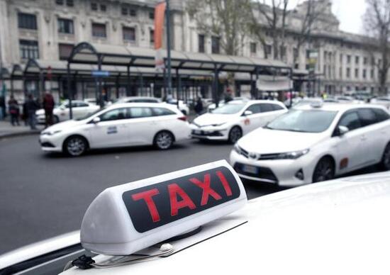 Milano: voucher taxi, servizio di successo Milano: voucher taxi, servizio di successo
