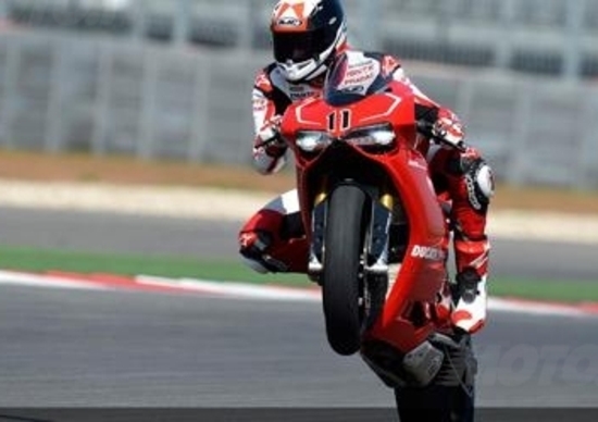 Nicky Hayden e Ben Spies in pista ad Austin con la Ducati 1199 Panigale R Nicky Hayden e Ben Spies in pista ad Austin con la Ducati 1199 Panigale R