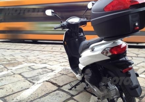 Promozioni Peugeot. Più di 400 euro di sconto sugli scooter Promozioni Peugeot. Più di 400 euro di sconto sugli scooter