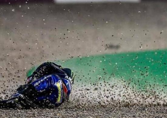 MotoGP. Sportellate social: Crutchlow cade, Lorenzo se la ride e Miller e Espargarò si arrabbiano MotoGP. Sportellate social: Crutchlow cade, Lorenzo se la ride e Miller e Espargarò si arrabbiano