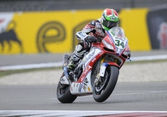 Superbike. Giugliano si aggiudica il secondo turno di qualifiche ad Assen Superbike. Giugliano si aggiudica il secondo turno di qualifiche ad Assen