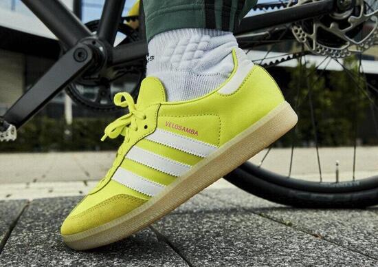 Adidas e bici: l'iconica Samba diventa Velosamba Adidas e bici: l'iconica Samba diventa Velosamba