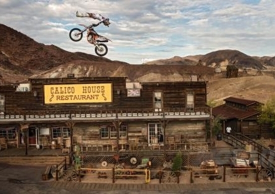 I Red Bull X-Fighters sbarcano nel selvaggio West I Red Bull X-Fighters sbarcano nel selvaggio West