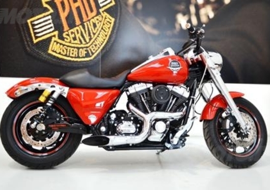 Harley-Davidson Parma: una Road King snella e aggressiva Harley-Davidson Parma: una Road King snella e aggressiva