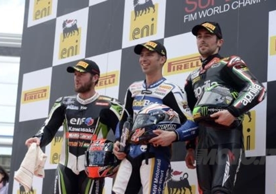 SBK Monza. Melandri vince Gara 1 al GP d'Italia SBK Monza. Melandri vince Gara 1 al GP d'Italia