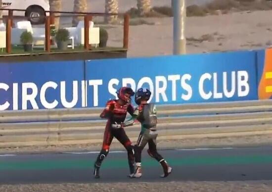 Moto3: McPhee si scusa dopo il siparietto con Alcoba. Per entrambi multa e penalità Moto3: McPhee si scusa dopo il siparietto con Alcoba. Per entrambi multa e penalità