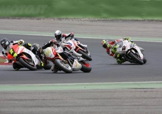 Trofei Honda. Domenica di pioggia a Vallelunga Trofei Honda. Domenica di pioggia a Vallelunga