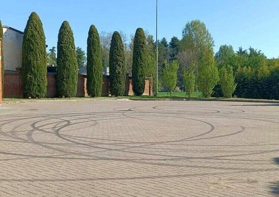 Torino. Traversi con la Porsche al cimitero: “a casa mi annoiavo” Torino. Traversi con la Porsche al cimitero: “a casa mi annoiavo”